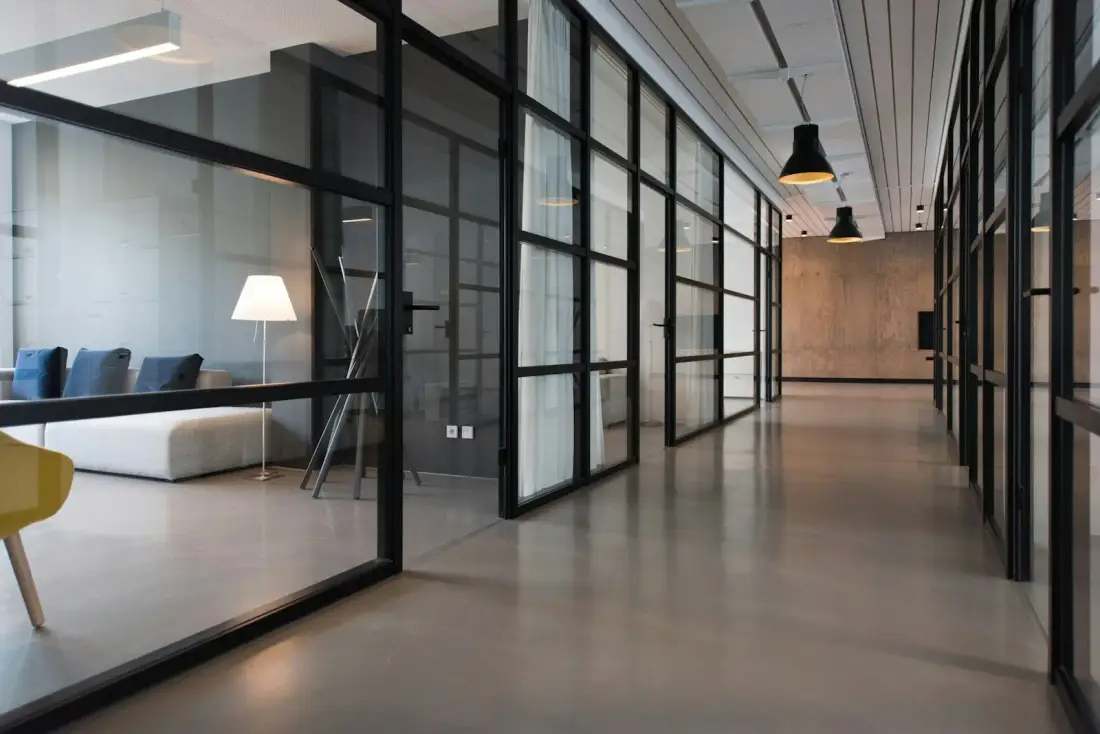 Espace de travail de l'agence F&H Études